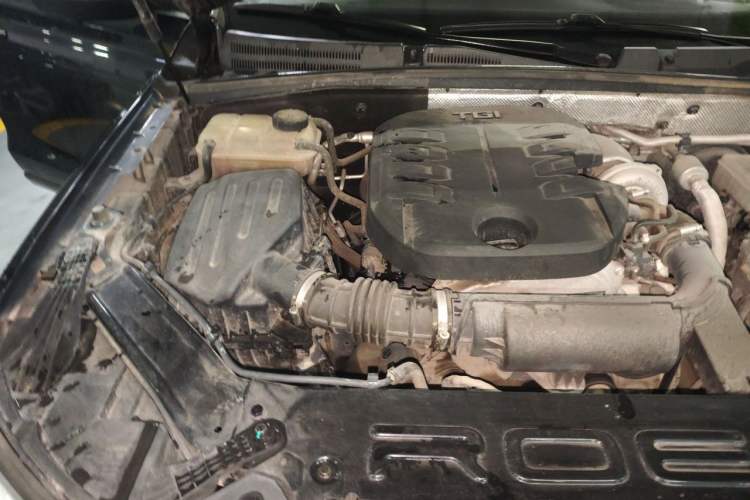 Used Roewe RX8 2018 30T Smart Connectivity All-Wheel Drive Supreme Edition Engine Bay Right