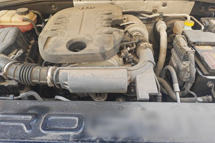 Used Roewe RX8 2018 30T Smart Connectivity Two-Wheel Drive Flagship Edition Engine Bay
