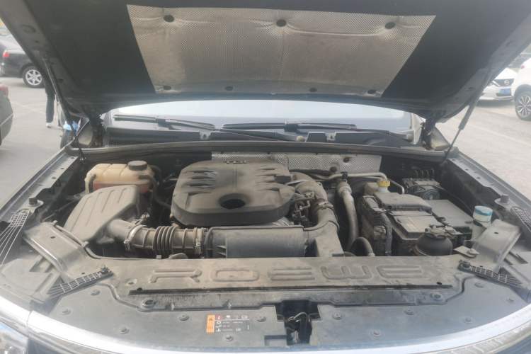 Used Roewe RX8 2018 30T Smart Connectivity Two-Wheel Drive Flagship Edition Engine Bay