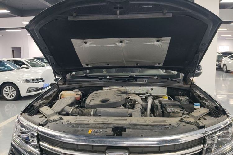 Used Roewe RX8 2018 30T Smart Connectivity Two-Wheel Drive Flagship Edition Engine Bay