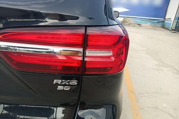 Used Roewe RX8 2018 30T Two-Wheel Drive Flagship Edition Exterior 3