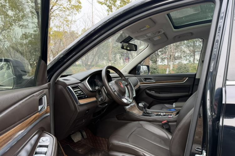 Used Roewe RX8 2018 30T Smart Connectivity Four-Wheel Drive Flagship Edition Exterior 4