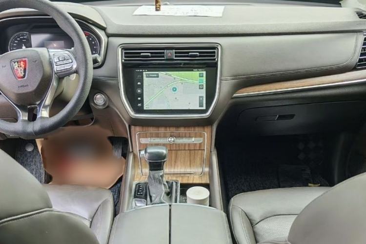Used Roewe RX8 2018 30T Smart Connectivity Two-Wheel Drive Flagship Edition Gear Lever