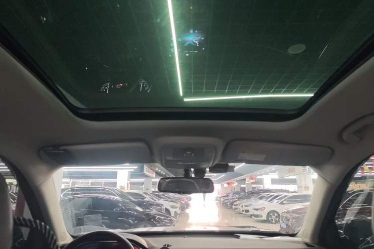 Used Roewe RX8 2018 30T Smart Connectivity Two-Wheel Drive Flagship Edition Headliner