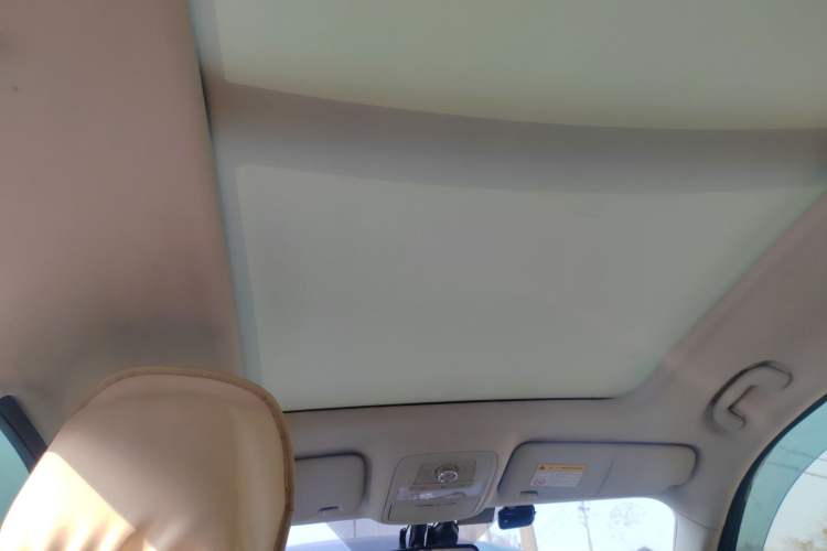 Used Roewe RX8 2018 30T Smart Connectivity Two-Wheel Drive Flagship Edition Headliner
