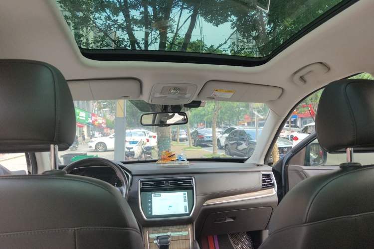 Used Roewe RX8 2018 30T Smart Connectivity Two-Wheel Drive Flagship Edition Headliner