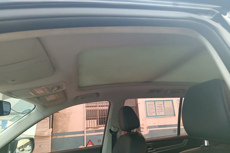 Used Roewe RX8 2018 30T Two-Wheel Drive Flagship Edition Headliner