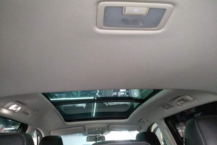 Used Roewe RX8 2018 30T Two-Wheel Drive Flagship Edition Headliner