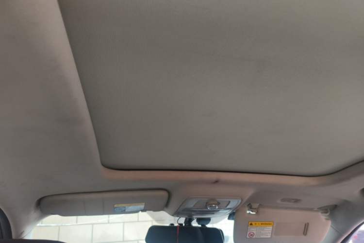 Used Roewe RX8 2018 30T Smart Connectivity Four-Wheel Drive Flagship Edition Headliner
