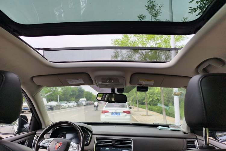 Used Roewe RX8 2018 30T Smart Connectivity Four-Wheel Drive Flagship Edition Headliner