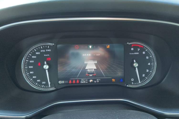 Used Roewe RX8 2018 30T Smart Connectivity Two-Wheel Drive Supreme Edition Instrument Cluster
