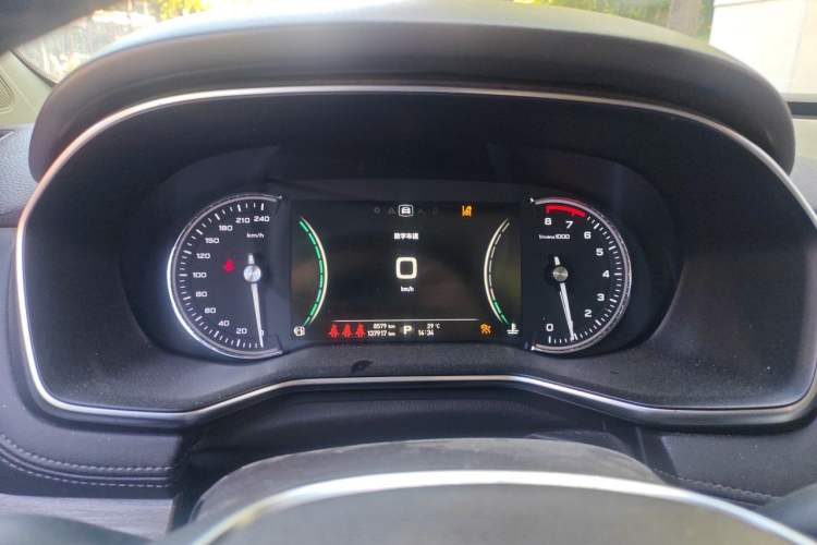 Used Roewe RX8 2018 30T Smart Connectivity Two-Wheel Drive Supreme Edition Instrument Cluster
