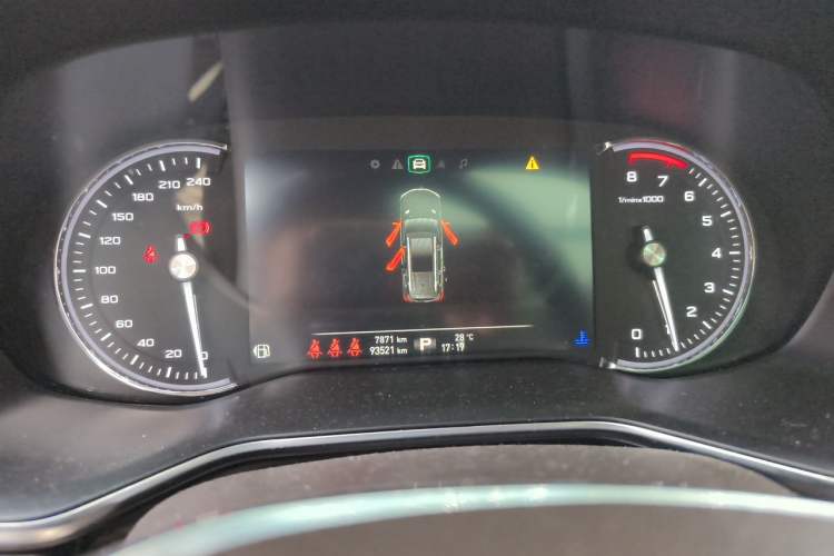Used Roewe RX8 2018 30T Smart Connectivity Two-Wheel Drive Flagship Edition Instrument Cluster
