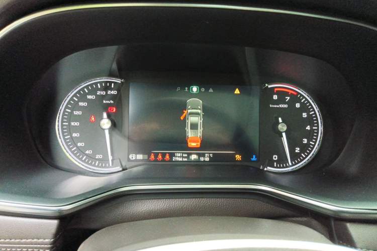 Used Roewe RX8 2018 30T Smart Connectivity Two-Wheel Drive Supreme Edition Instrument Cluster