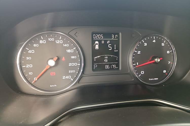 Used Roewe RX8 2018 30T Two-Wheel Drive Flagship Edition Instrument Cluster