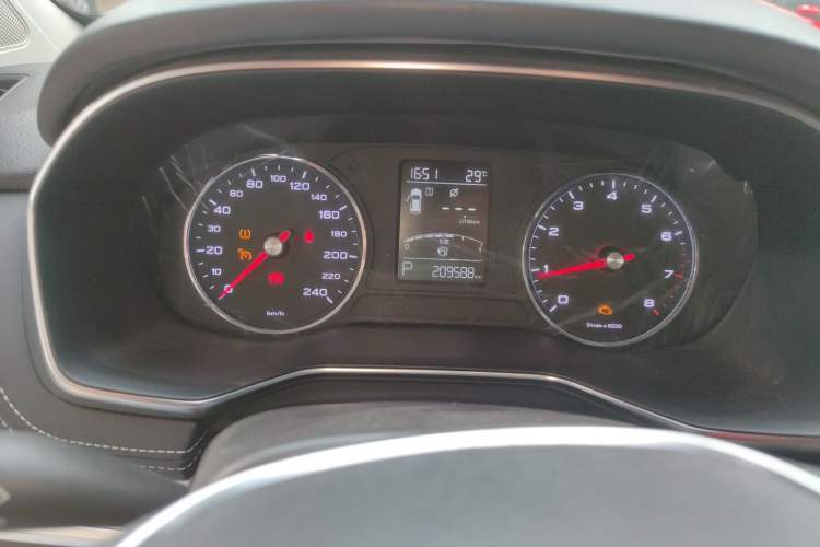 Used Roewe RX8 2018 30T Two-Wheel Drive Flagship Edition Instrument Cluster