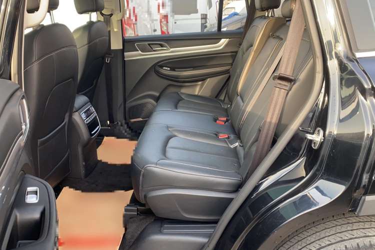 Used Roewe RX8 2018 30T Two-Wheel Drive Flagship Edition Interior 1