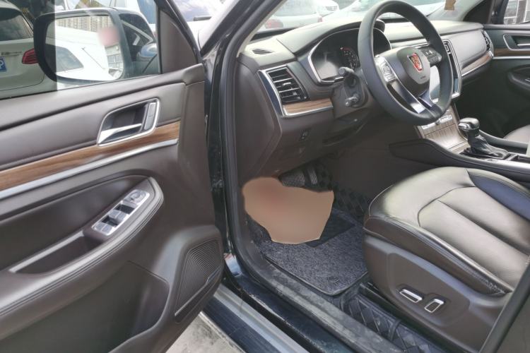 Used Roewe RX8 2018 30T Smart Connectivity Two-Wheel Drive Flagship Edition Interior 2