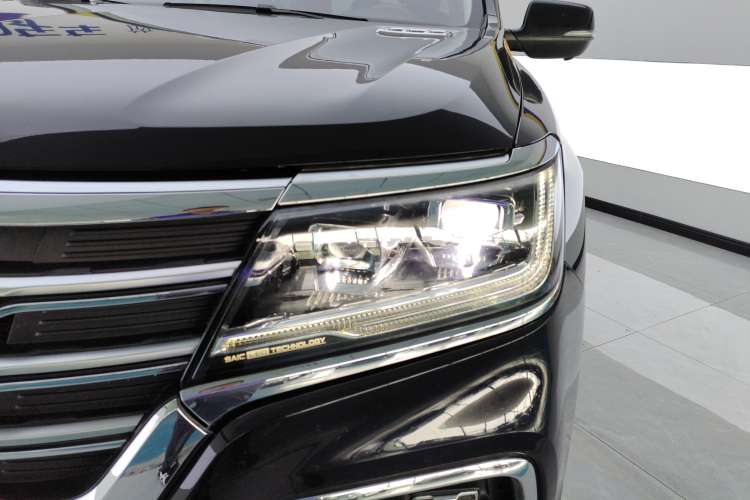 Used Roewe RX8 2018 30T Smart Connectivity Two-Wheel Drive Flagship Edition Left Front Headlight