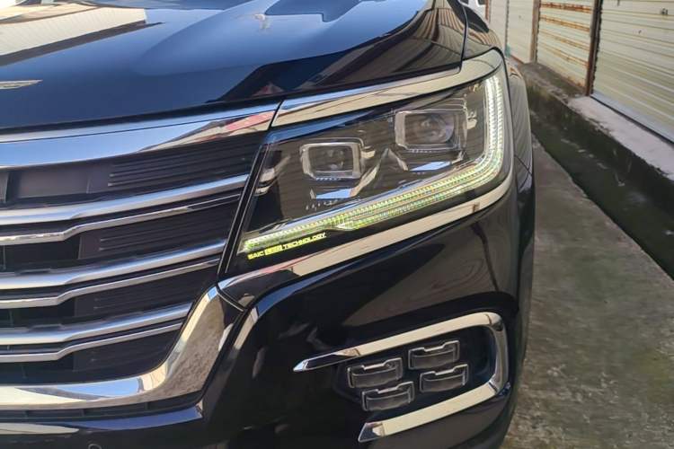 Used Roewe RX8 2018 30T Smart Connectivity Two-Wheel Drive Flagship Edition Left Front Headlight