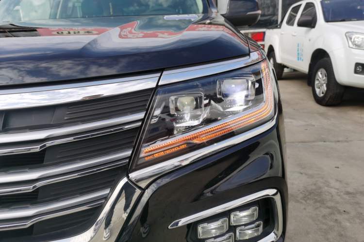 Used Roewe RX8 2018 30T Smart Connectivity Two-Wheel Drive Flagship Edition Left Front Headlight