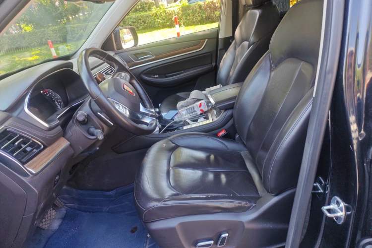 Used Roewe RX8 2018 30T Smart Connectivity Two-Wheel Drive Supreme Edition Left Front Seat