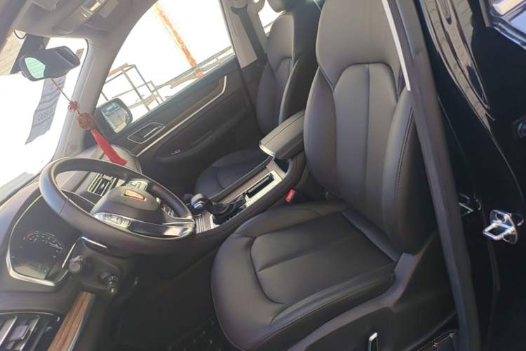 Used Roewe RX8 2018 30T Smart Connectivity Two-Wheel Drive Flagship Edition Left Front Seat