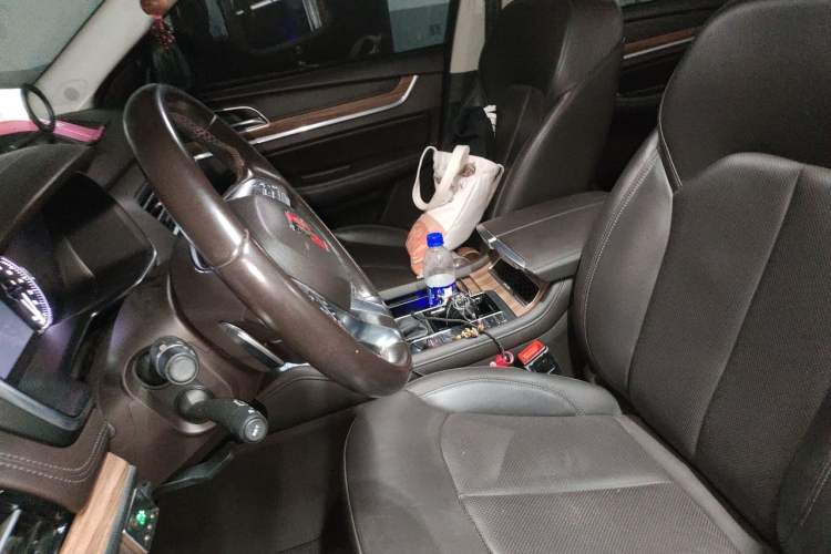 Used Roewe RX8 2018 30T Smart Connectivity Two-Wheel Drive Supreme Edition Left Front Seat