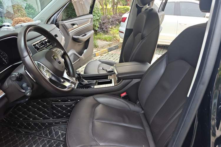 Used Roewe RX8 2018 30T Smart Connectivity Two-Wheel Drive Supreme Edition Left Front Seat
