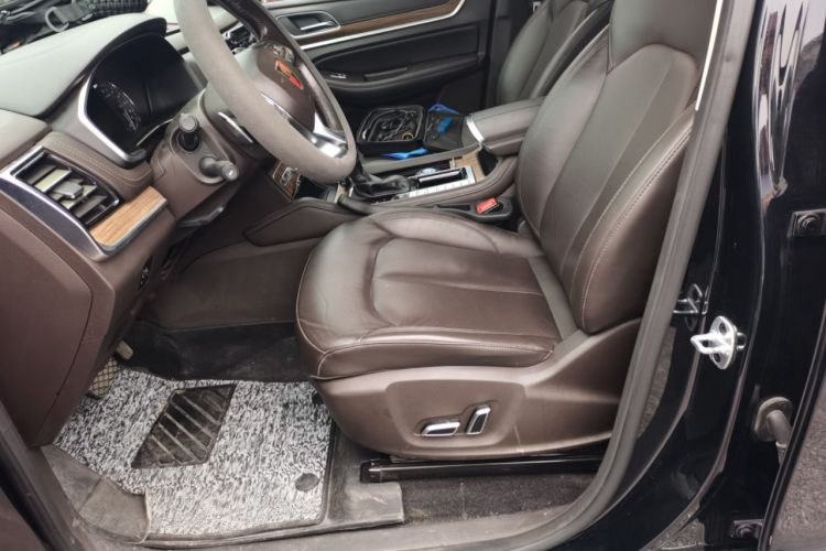 Used Roewe RX8 2018 30T Smart Connectivity Two-Wheel Drive Flagship Edition Left Front Seat
