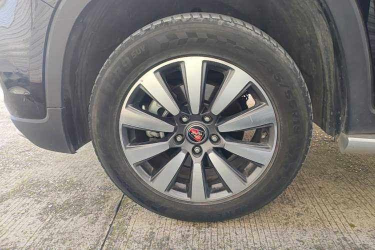 Used Roewe RX8 2018 30T Smart Connectivity Two-Wheel Drive Flagship Edition Left Front Wheel Hub