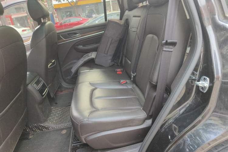 Used Roewe RX8 2018 30T Smart Connectivity Two-Wheel Drive Flagship Edition Left Rear Seat