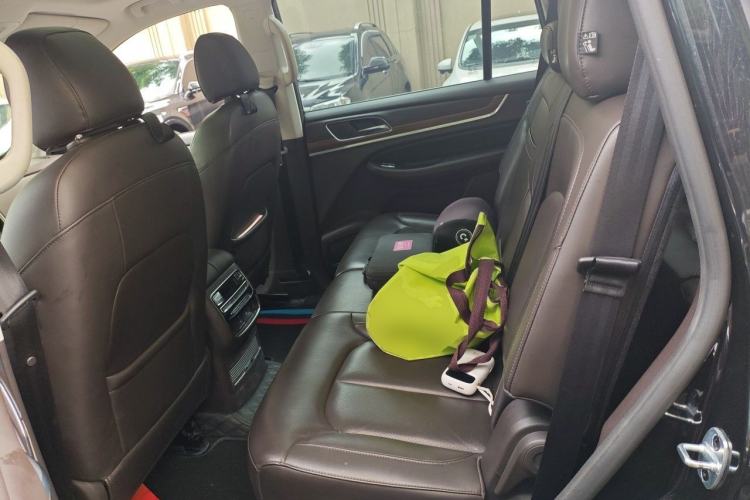 Used Roewe RX8 2018 30T Smart Connectivity All-Wheel Drive Supreme Edition Left Rear Seat