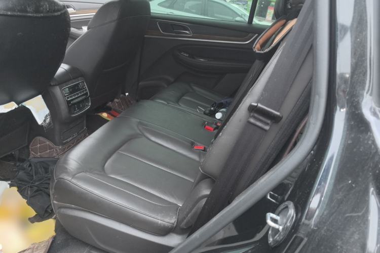 Used Roewe RX8 2018 30T Smart Connectivity All-Wheel Drive Supreme Edition Left Rear Seat