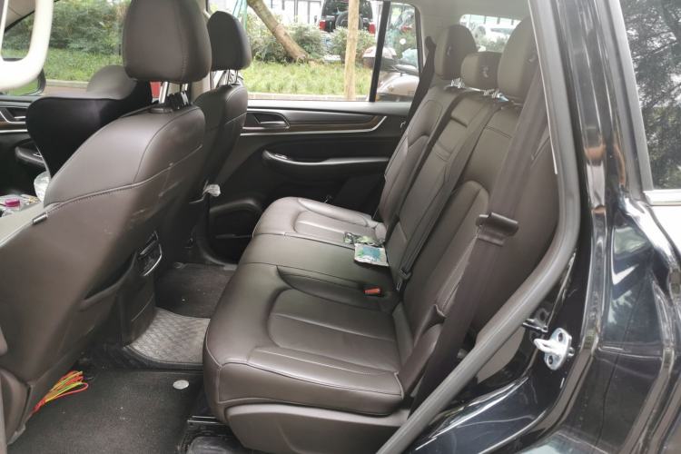 Used Roewe RX8 2018 30T Smart Connectivity Two-Wheel Drive Flagship Edition Left Rear Seat