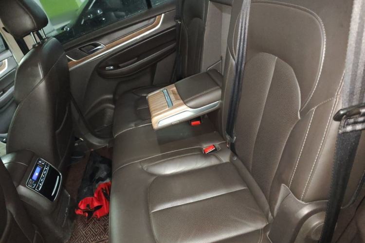 Used Roewe RX8 2018 30T Smart Connectivity All-Wheel Drive Supreme Edition Left Rear Seat