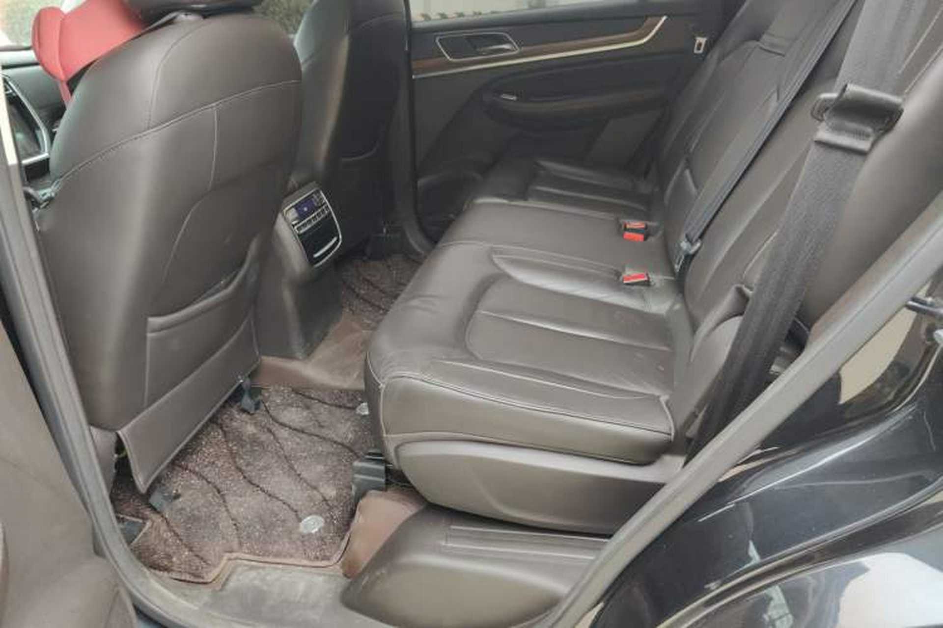 Used Roewe RX8 2018 30T Smart Connectivity Two-Wheel Drive Flagship Edition Left Rear Seat