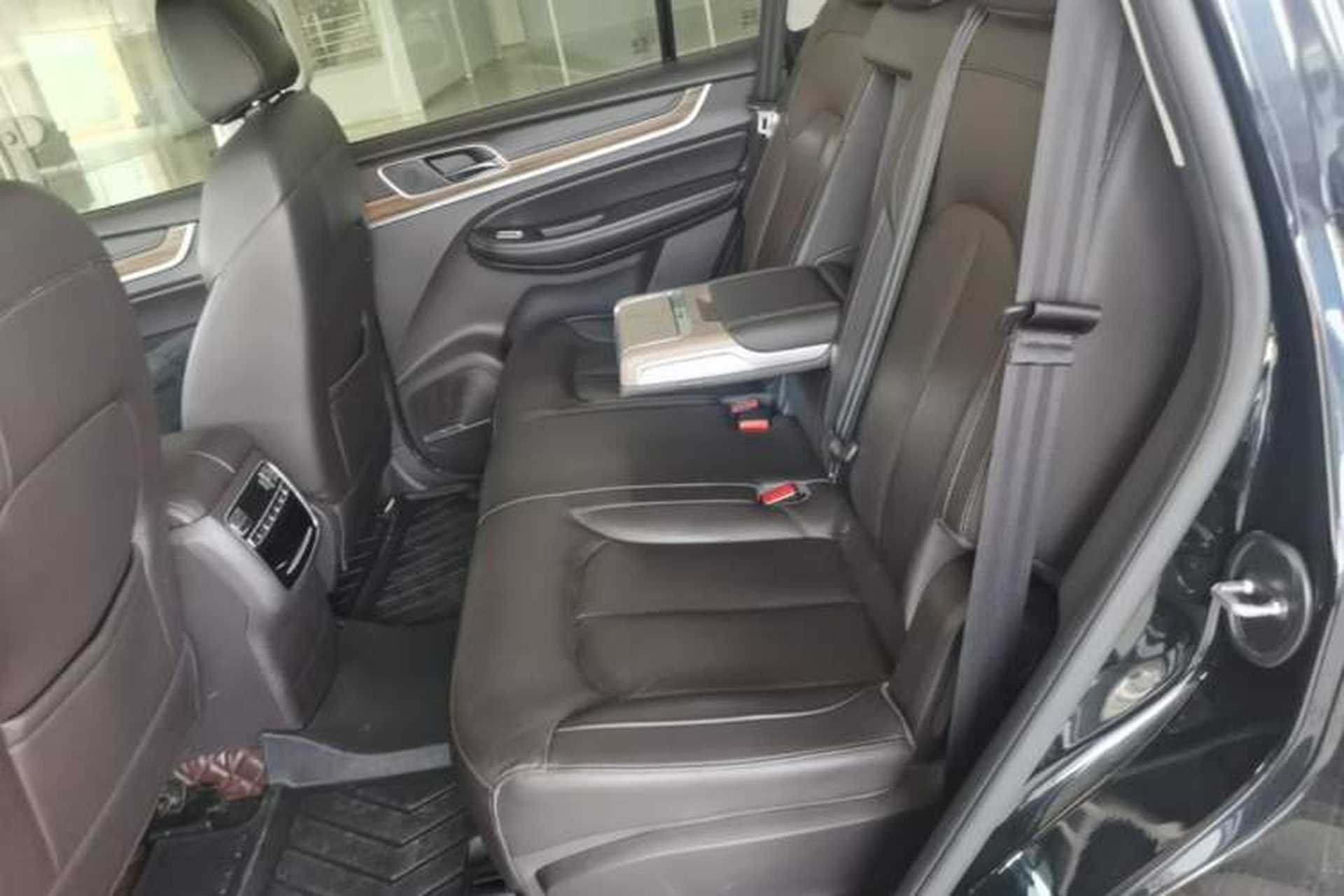 Used Roewe RX8 2018 30T Smart Connectivity Two-Wheel Drive Flagship Edition Left Rear Seat