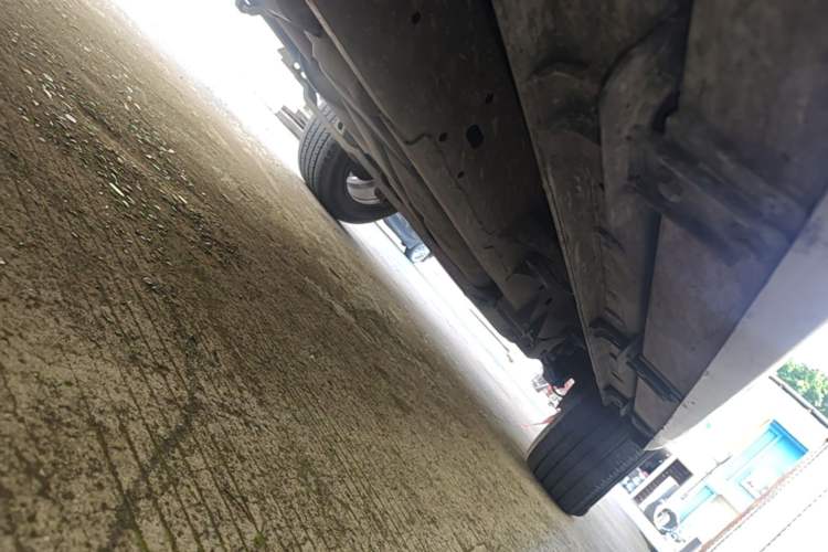 Used Roewe RX8 2018 30T Smart Connectivity Two-Wheel Drive Flagship Edition Left Side Sill