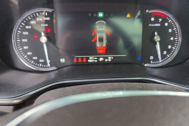 Used Roewe RX8 2018 30T Smart Connectivity Two-Wheel Drive Flagship Edition Odometer Close Up