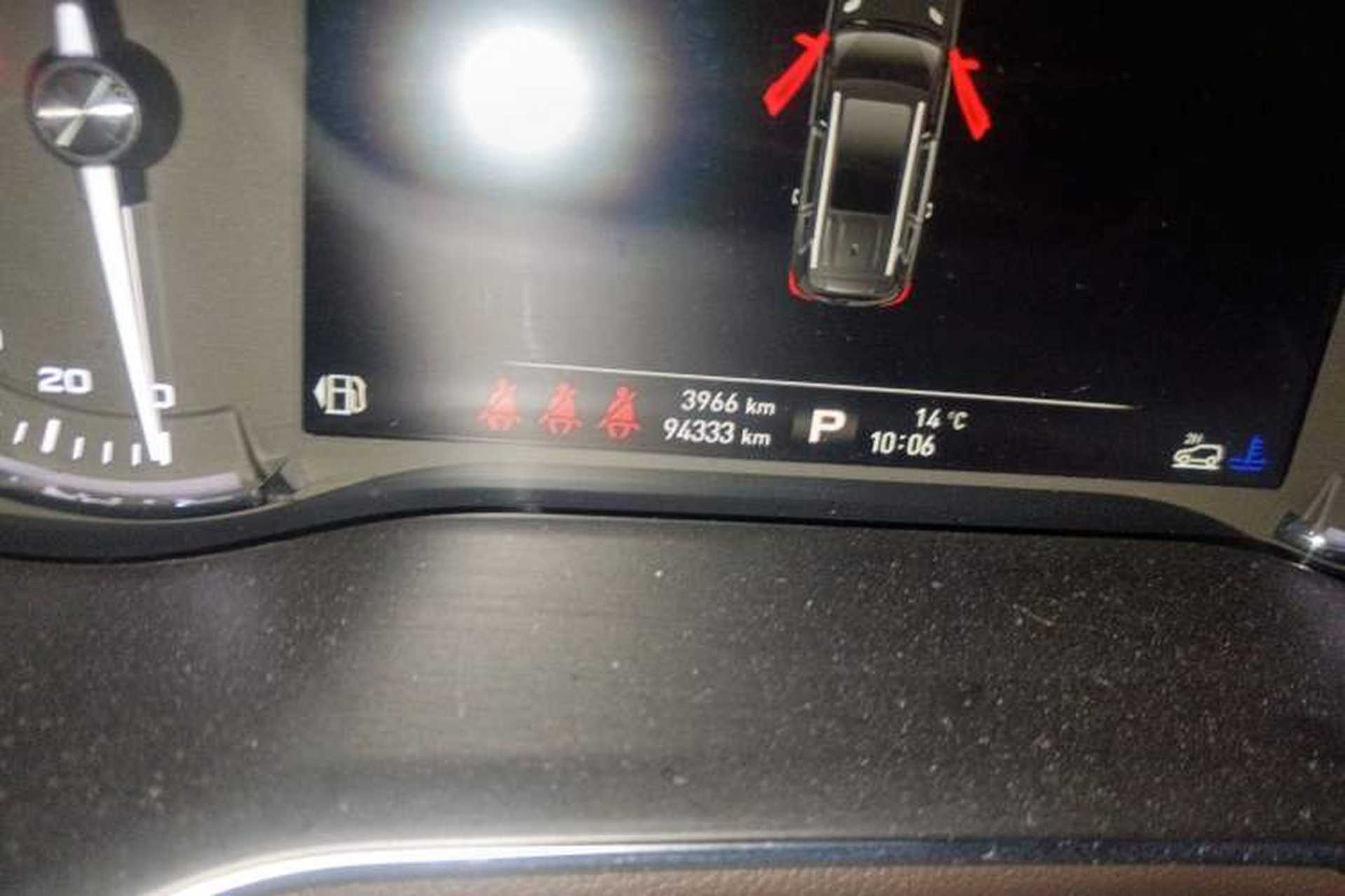 Used Roewe RX8 2018 30T Smart Connectivity All-Wheel Drive Supreme Edition Odometer Close Up