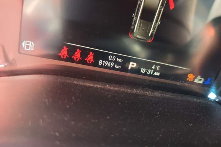 Used Roewe RX8 2018 30T Smart Connectivity All-Wheel Drive Supreme Edition Odometer Close Up