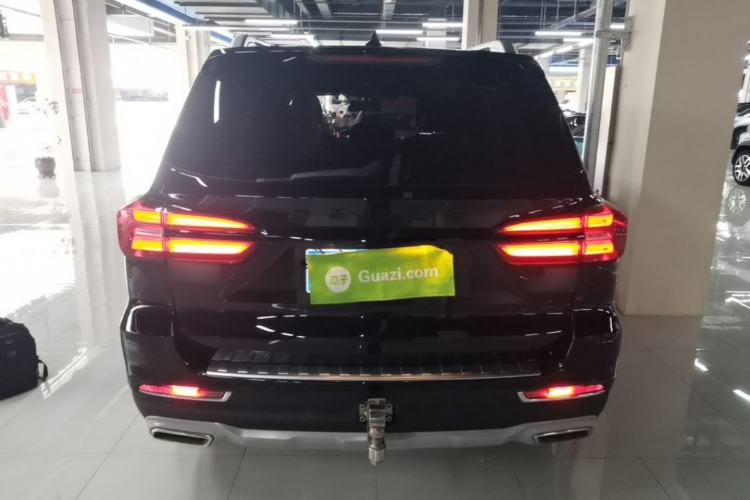 Used Roewe RX8 2018 30T Smart Connectivity Four-Wheel Drive Flagship Edition Rear