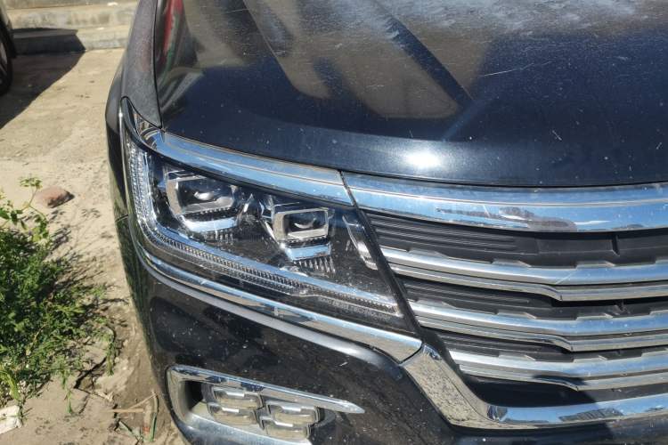 Used Roewe RX8 2018 30T Smart Connectivity All-Wheel Drive Supreme Edition Right Front Headlight