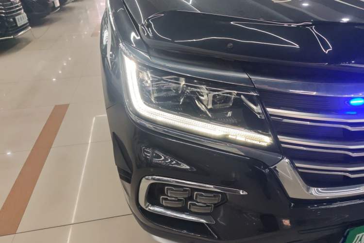 Used Roewe RX8 2018 30T Smart Connectivity Two-Wheel Drive Flagship Edition Right Front Headlight