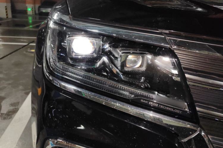 Used Roewe RX8 2018 30T Smart Connectivity Four-Wheel Drive Flagship Edition Right Front Headlight