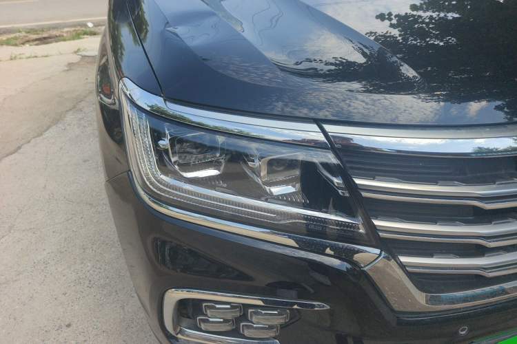 Used Roewe RX8 2018 30T Smart Connectivity Two-Wheel Drive Flagship Edition Right Front Headlight