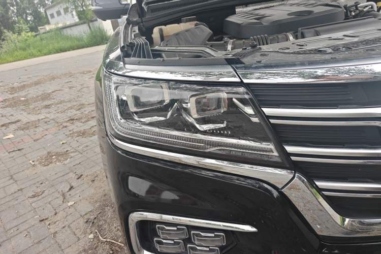 Used Roewe RX8 2018 30T Smart Connectivity All-Wheel Drive Supreme Edition Right Front Headlight