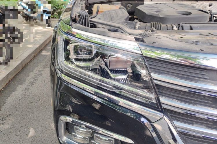 Used Roewe RX8 2018 30T Two-Wheel Drive Flagship Edition Right Front Headlight