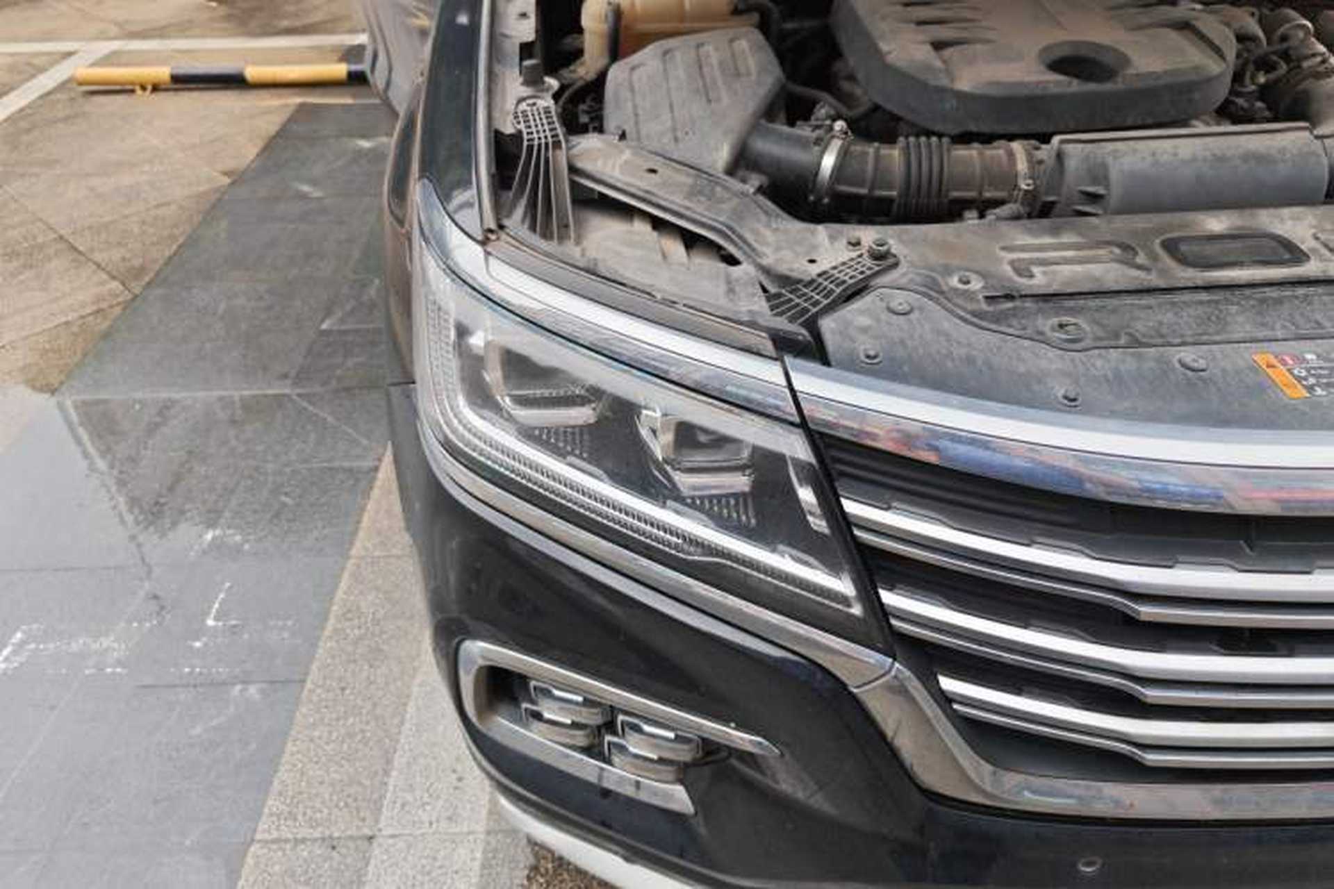 Used Roewe RX8 2018 30T Smart Connectivity Two-Wheel Drive Flagship Edition Right Front Headlight